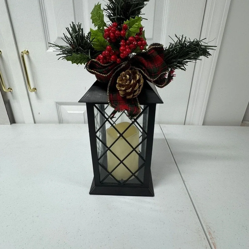 2 Black‎ Metal Led Christmas Lanterns.